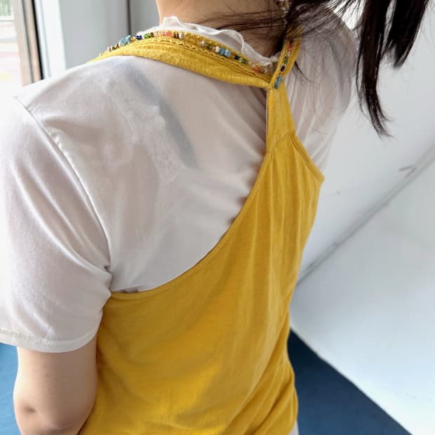 Design beads neck sleeveles top