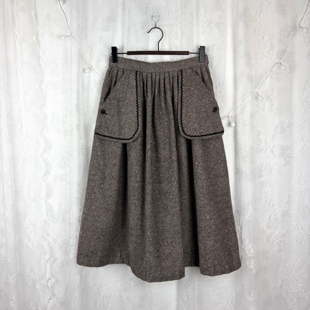 Pocket Tweed Flare Wool Skirt