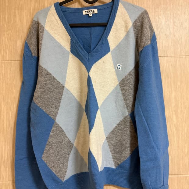 Grove 그로브 브이넥 니트