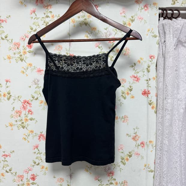 블랙 레이스 슬리브리스