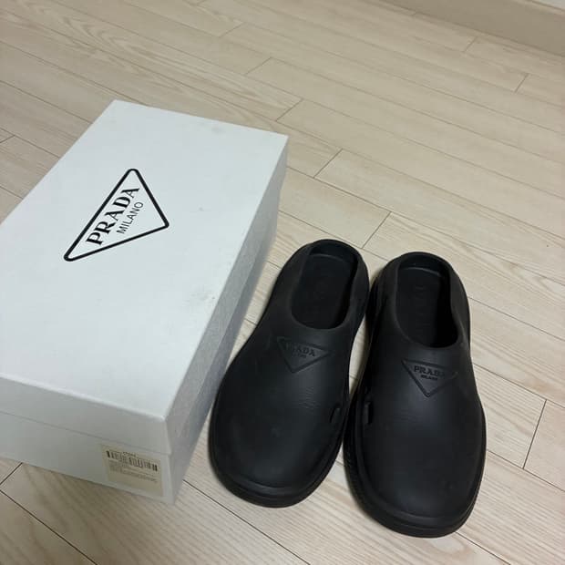 프라다 러버 클로그 뮬 10(290)