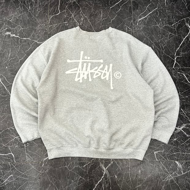 스투시 베이직로고 오버사이즈 스웻 맨투맨 그레이