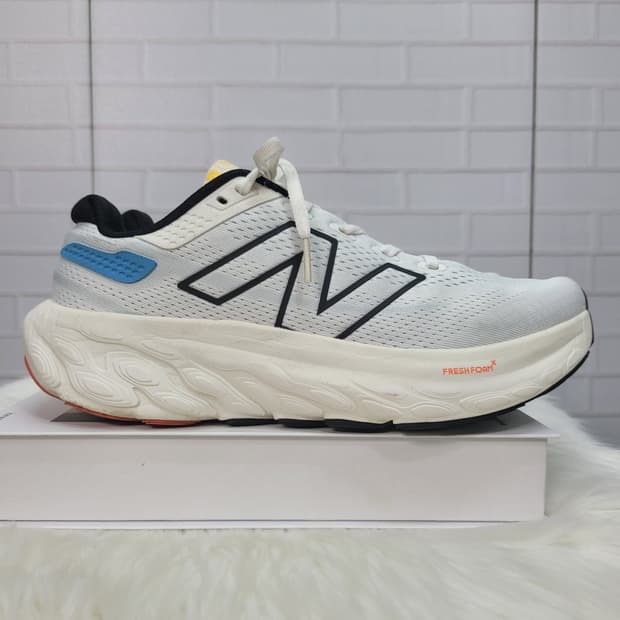 뉴발란스 프레쉬폼 X 1080 V13 스니커즈 운동화 신발 265사이즈