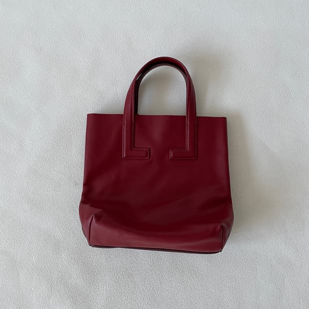 라코스테(LACOSTE) 레더 레드&버건디 토트백