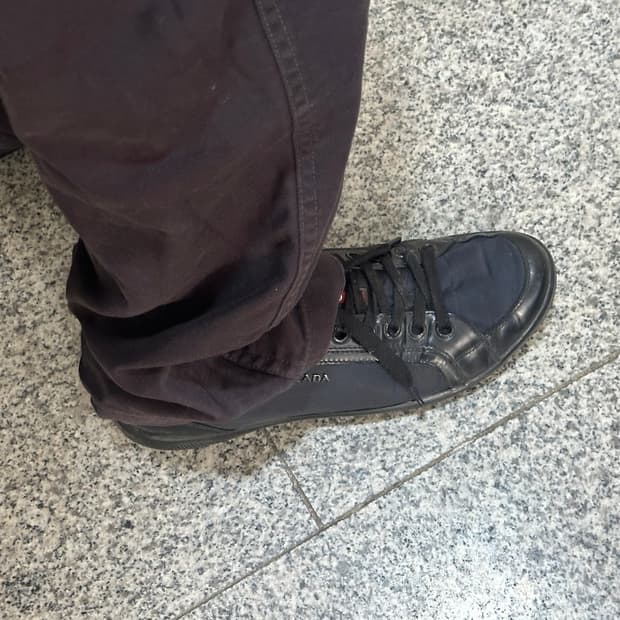 프라다 스포츠 나일론 레더 스니커즈 로퍼 270