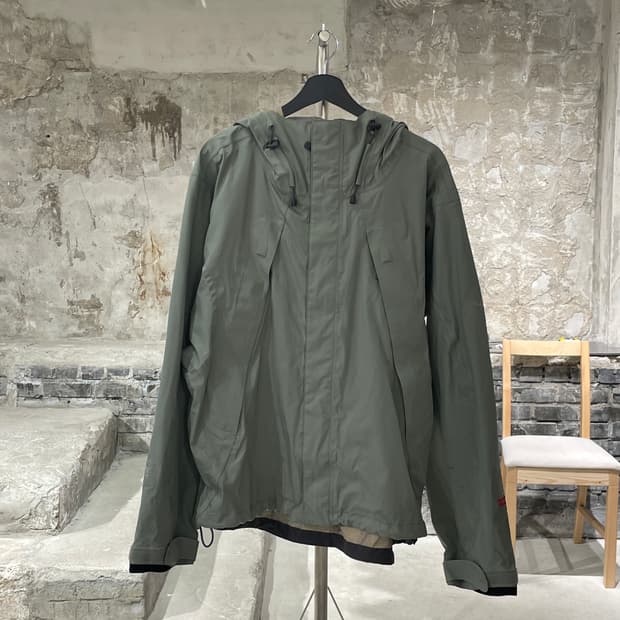 노스페이스 라이트 카키 써밋 시리즈 고어텍스 나일론 자켓