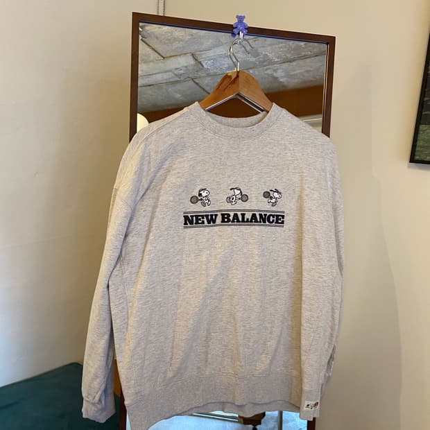 뉴발란스x스누피 맨투맨