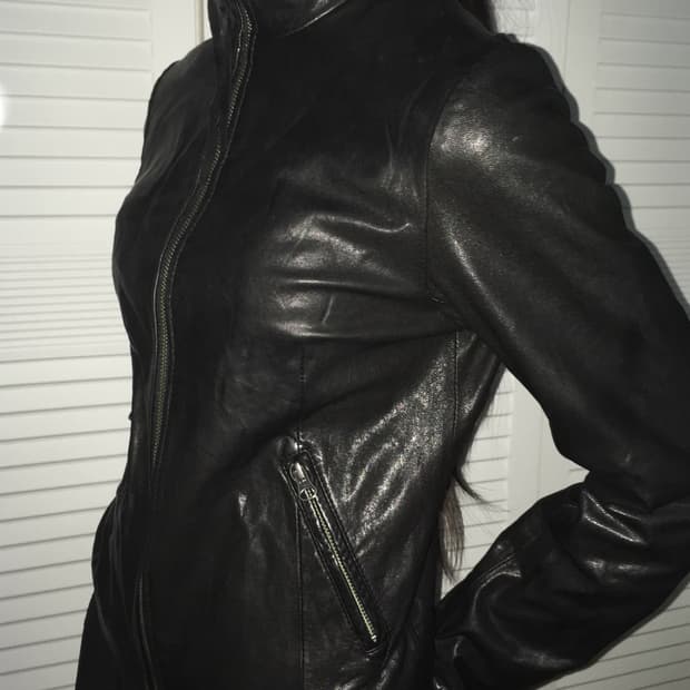 어반리서치 램스킨 하이넥 레더자켓