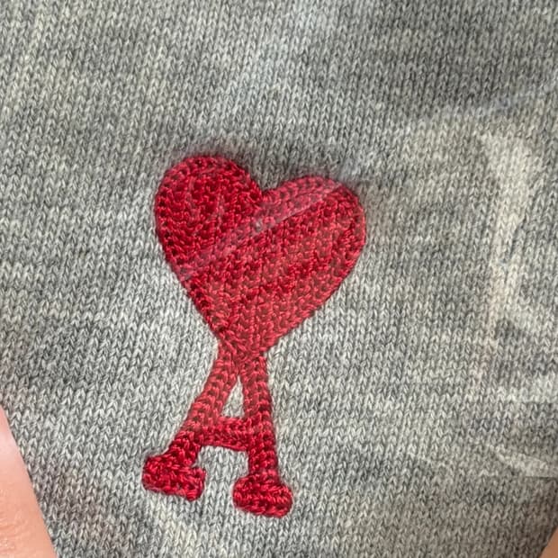 (급) 아미 맨투맨 정품일까요??ㅠ