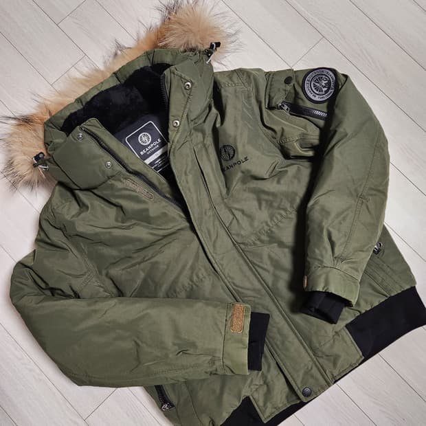 빈폴아웃도어 보머 도브 다운 (BO6X38D09H, 카키)사이즈M

모자