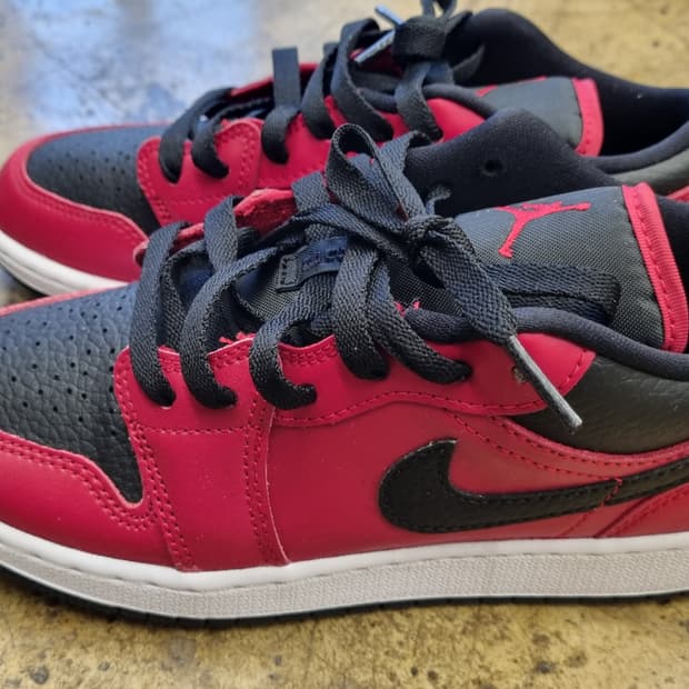  에어 조던 1 로우 GS '브레드 토' (225mm)