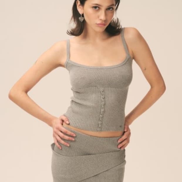 글로니 헤이든 랩스커트 탑