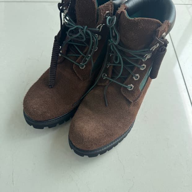 팀버랜드 x 디스이즈네버댓 6인츠 부츠 브라운