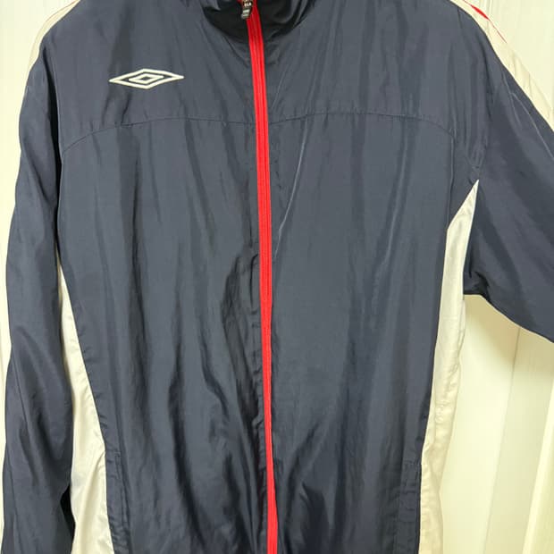 엄브로 빈티지 바람막이 110