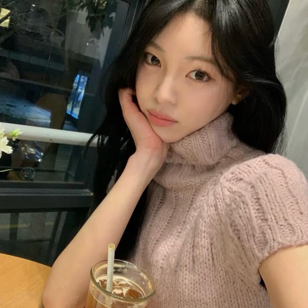 환승연애 현지 어랜 터틀넥니트