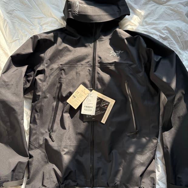 아크테릭스 베타 자켓 S 블랙 (택 포함)