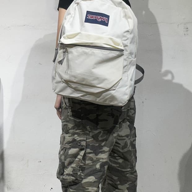 잔스포츠 화이트 백팩 가방