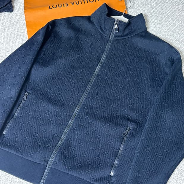 백화점판 루이비통 모노그램 LVSE 집업 s사이즈