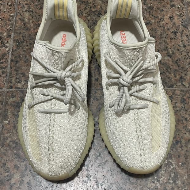 아디다스 이지 부스트 350 V2 라이트(Adidas Yeezy Boos