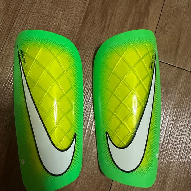 나이키 머큐리얼 라이트 축구 정강이 보호대 L 판매