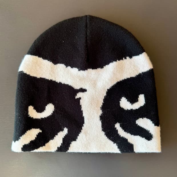 오베이 피킹 비니