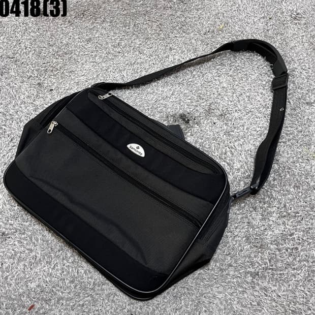 샘소나이트 크로스백