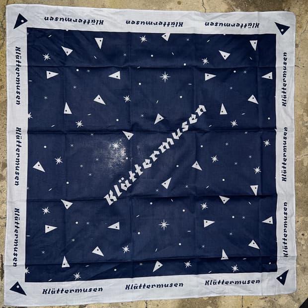 클라터뮤젠 손수건 네이비 새것