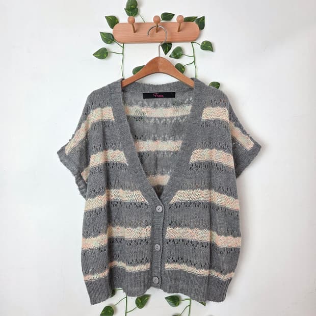 색실 콕콕 스트라이프 베스트