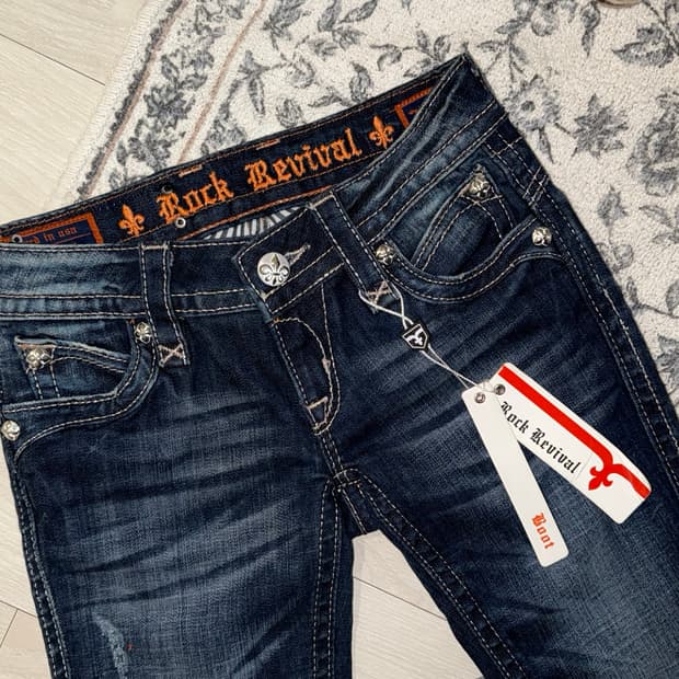 착샷) lowrise boots cut denim pants
