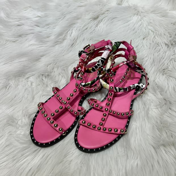 ash stud sandals 아쉬 스터드 디테일 샌들