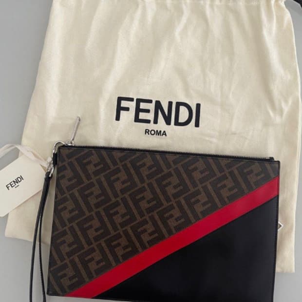 [정품]펜디 F 로고 클러치백 브라운  블랙 레드 투톤 스트라이프 가방