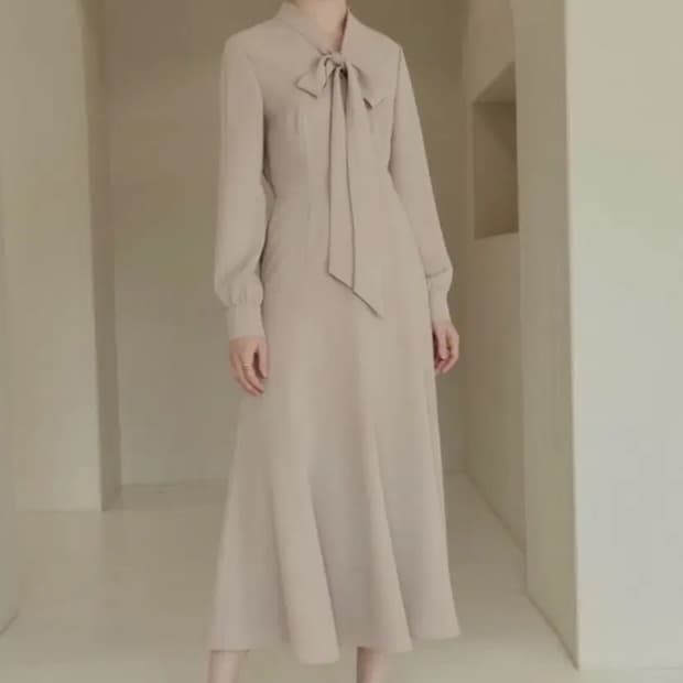 브라이드앤유 BAU KATE 리본타이 롱슬리브 드레스 롱원피스