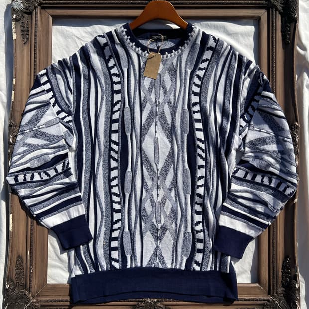 올드스쿨 케이블 패턴 스웨터