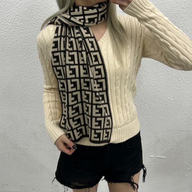 팬디 FF로고 브라운배색 아이보리 머플러