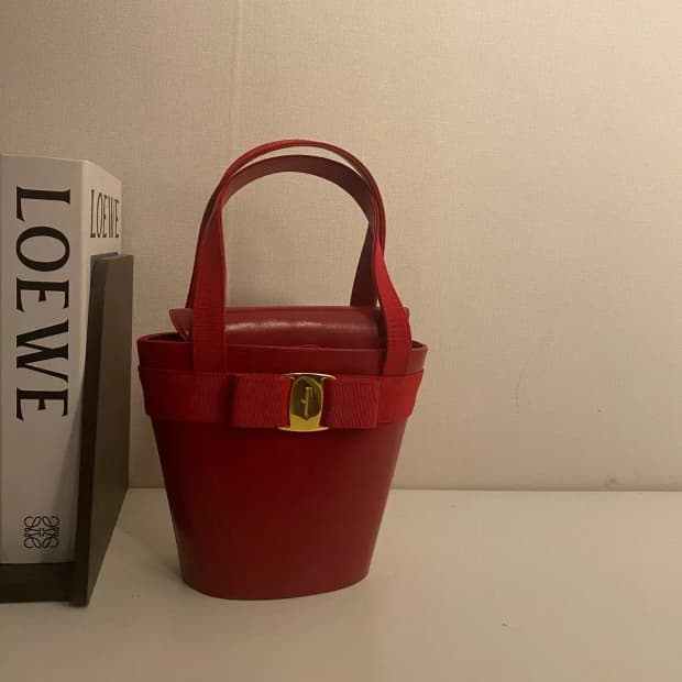 FERRAGAMO / 빈티지 페라가모 레드 원통 바라 버킷백 /복조리백