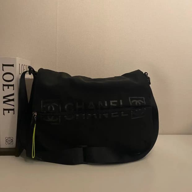 CHANEL / 빈티지 샤넬 9번대 스포츠 라인 블랙 메신저 백/크로스백