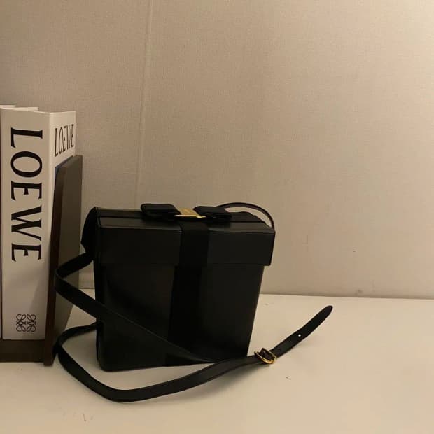 FERRAGAMO / 빈티지 페레가모 블랙 바라보우 크로스바디백 /숄더백