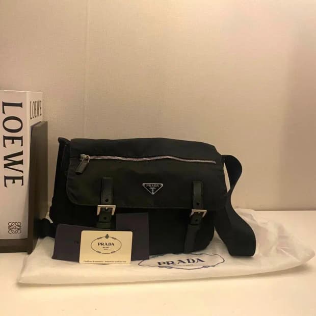 PRADA / 빈티지 프라다 삼각로고 블랙 포코노 나일론 투버클 숄더백