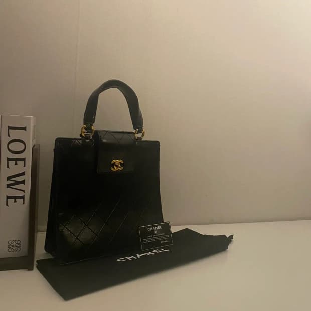 CHANEL / 빈티지 샤넬 4번대 블랙 페이던트 퀼팅CC 토트백/핸드백