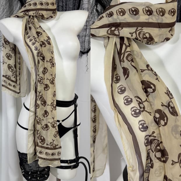 skull scarf