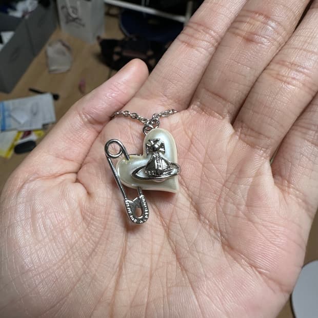 비비안웨스트우드 목걸이