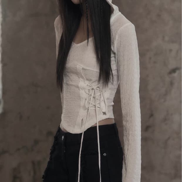 mnem Diamond Neck Corset Hoodie (white)