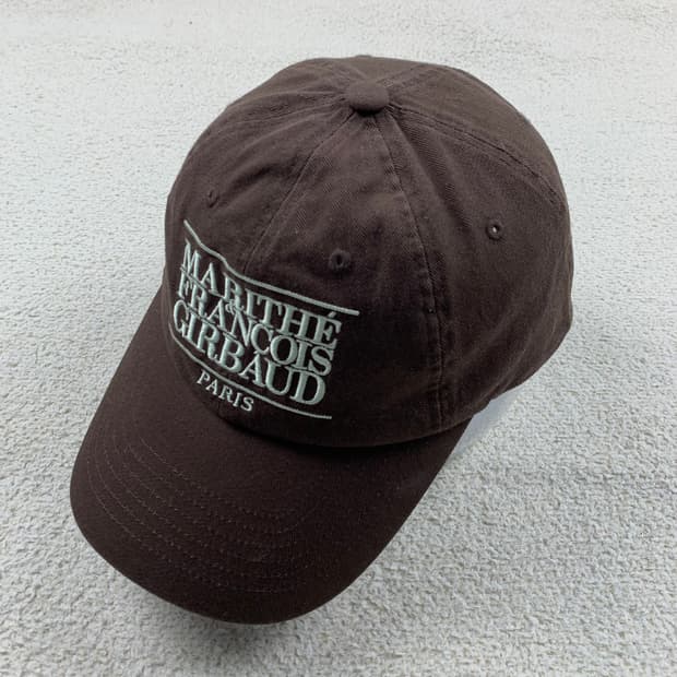 마리떼 프랑소와 저버 자수로고 브라운 볼캡