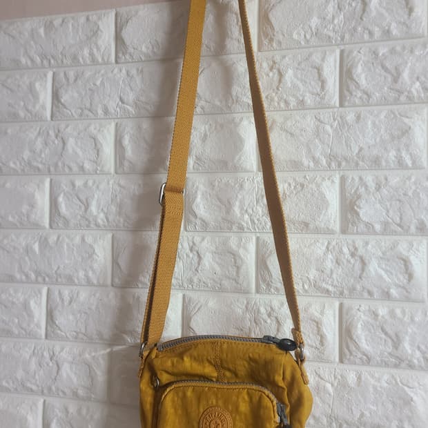 키플링 옐로우 미니 크로스백 가방