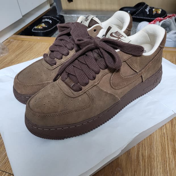 나이키 에어포스 카카오 포스 와우 275