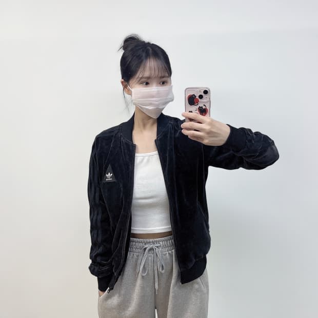 아디다스 x 퍼렐윌리엄스 벨벳 트랙탑 져지