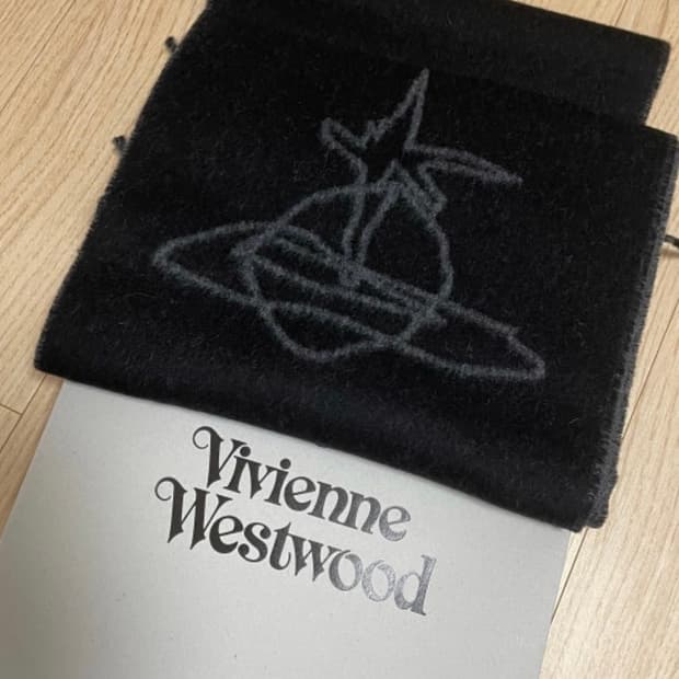 비비안웨스트우드 Vivienne Westwood ORB 머플러