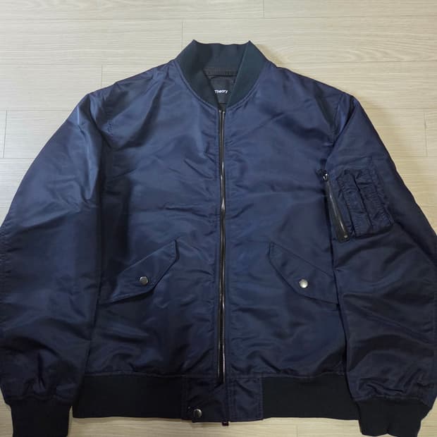 [미착용] 띠어리 신형 에어로 나일론 플라이트 봄버 자켓