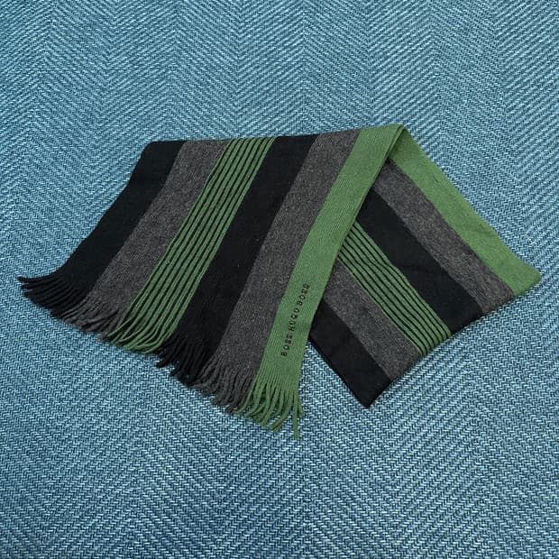 [Os] 휴고보스 머플러