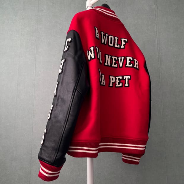 언더커버 WOLF NEVER PET 바시티 자켓